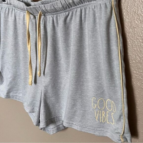 Rae Dunn Good Vibes Gray Short Sleeve Shirt and Shorts Pajama Set Size Large - Picture 13 of 13